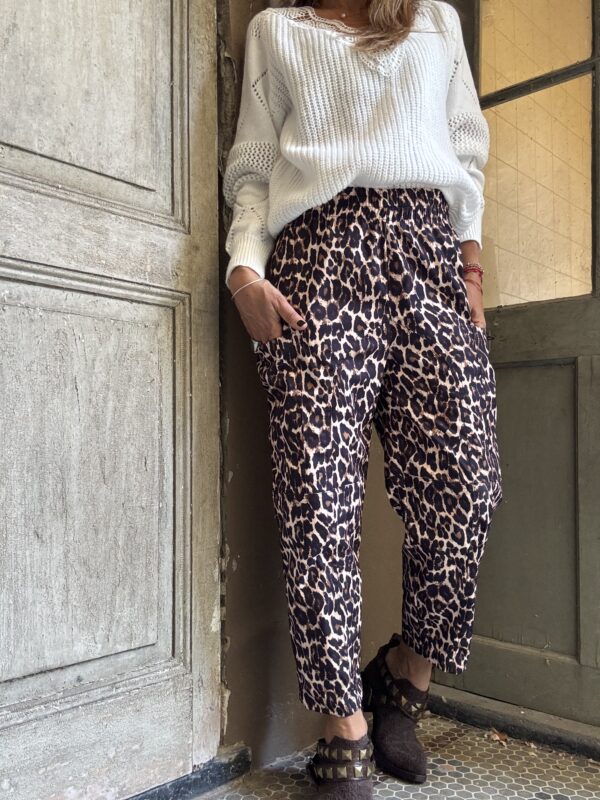 Pantalòn animal print - Image 4