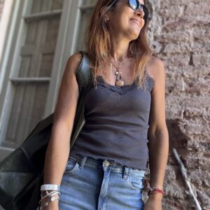 Top black puntilla